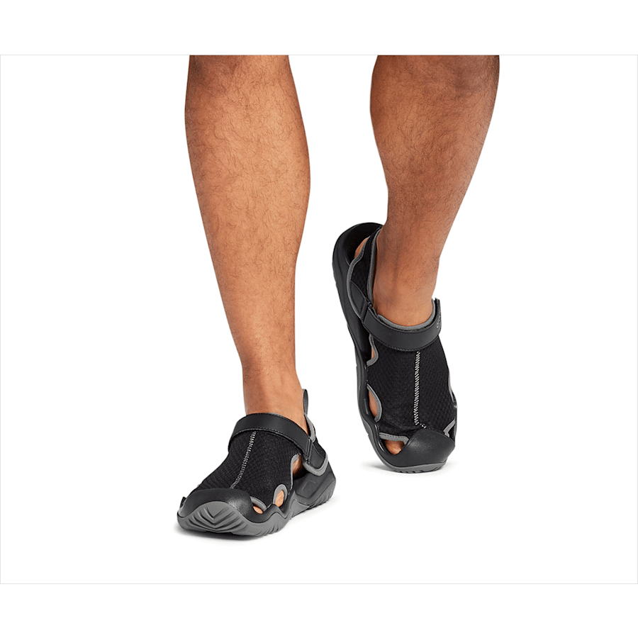 Crocs Signature | Men’s Swiftwater™ Mesh Deck Sandal